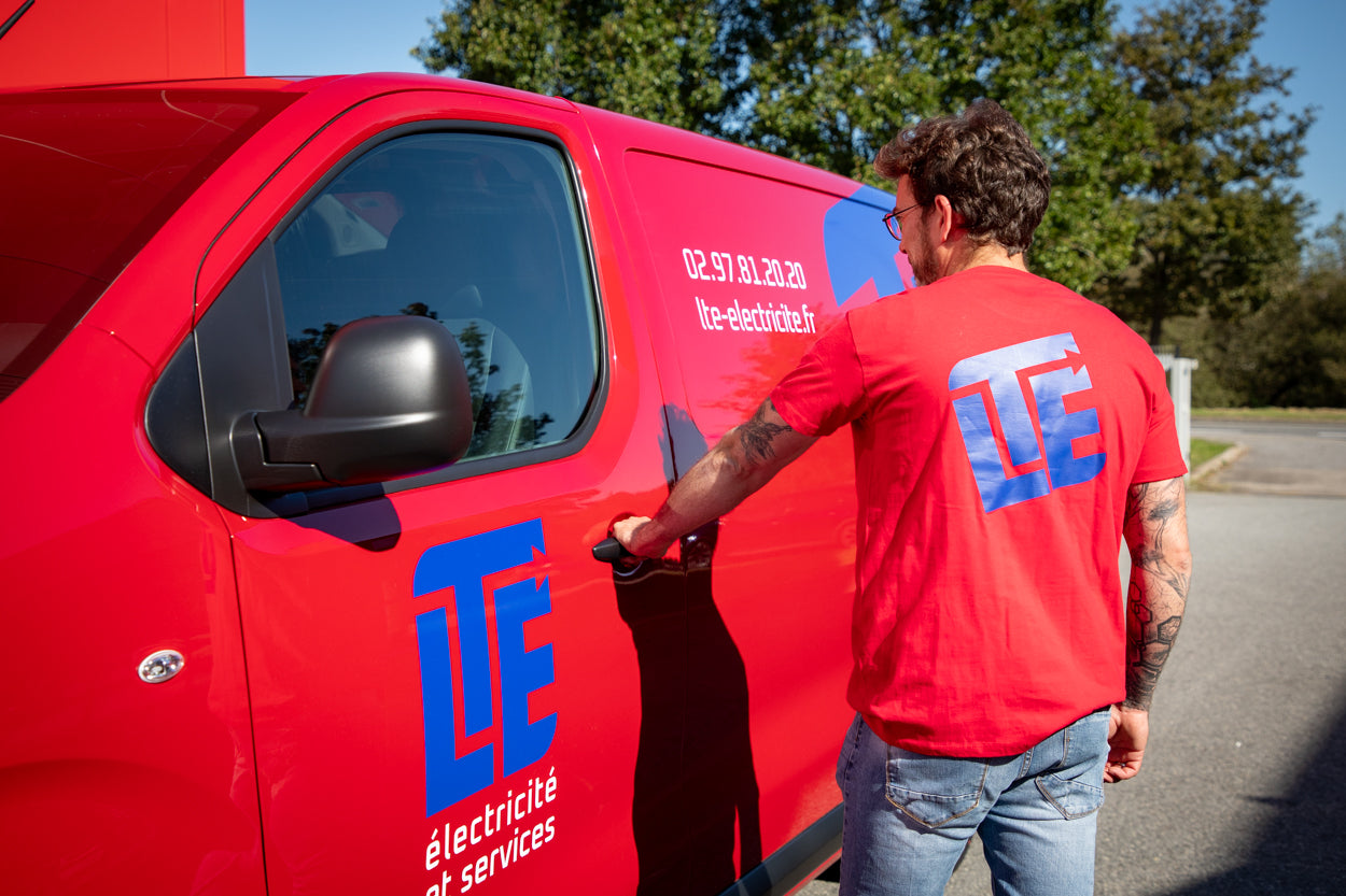 Logo LE TEUFF ELECTRICITE - Installateur RGE panneaux solaires LANESTER CEDEX
