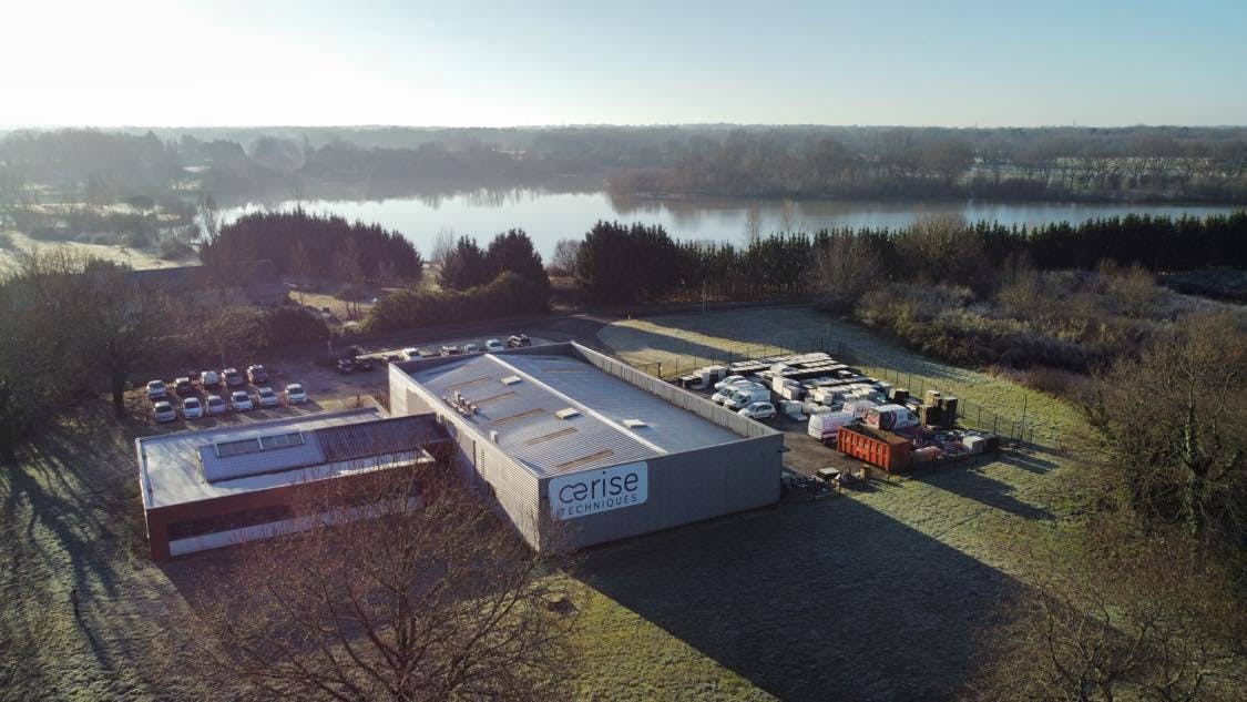 Logo CERISE TECHNIQUES - Installateur RGE panneaux solaires MENESPLET