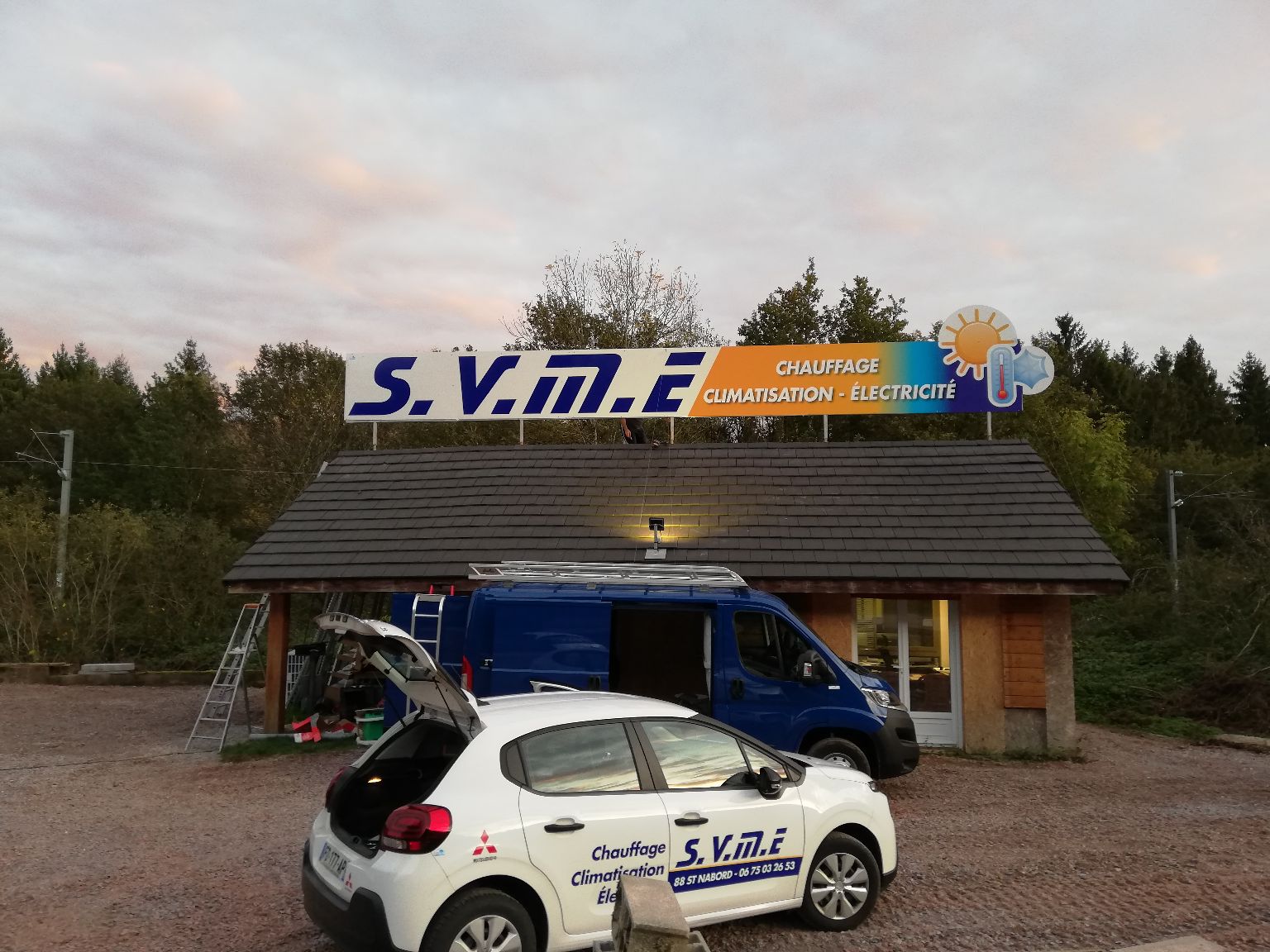 Logo SVME - Installateur RGE panneaux solaires SAINT NABORD