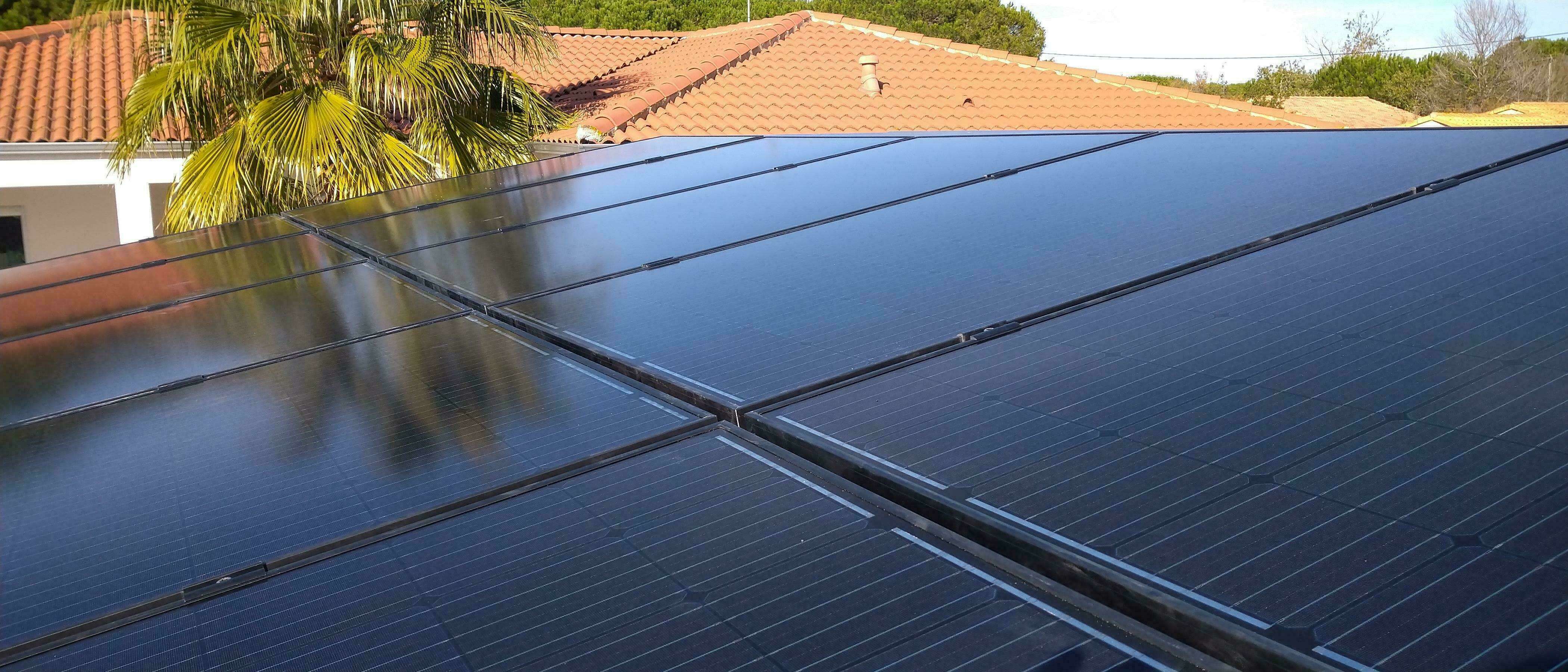 Logo SUN 7 TECHNOLOGIES - Installateur RGE panneaux solaires SETE