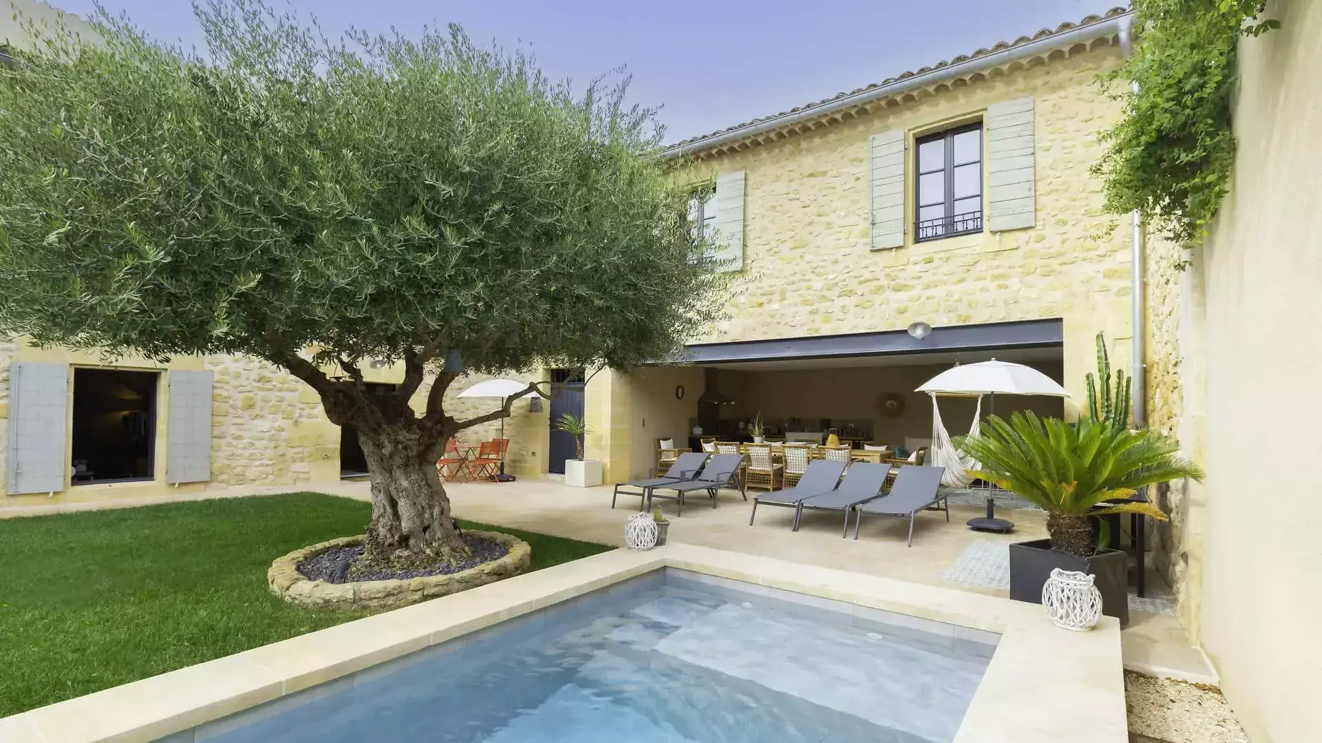 Logo SISTEM PROVENCE - Installateur RGE panneaux solaires PERTUIS