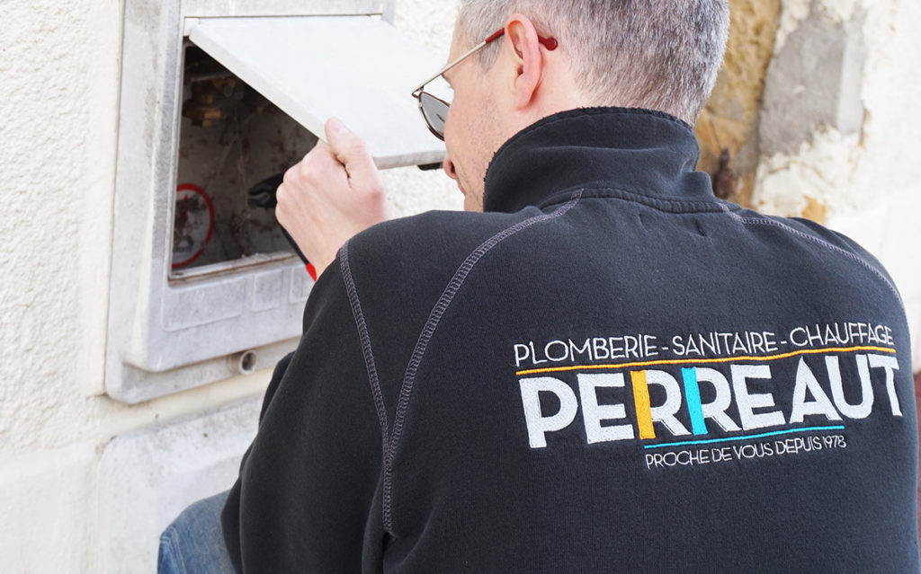 Logo EURL PERREAUT - Installateur RGE panneaux solaires LOUHANS