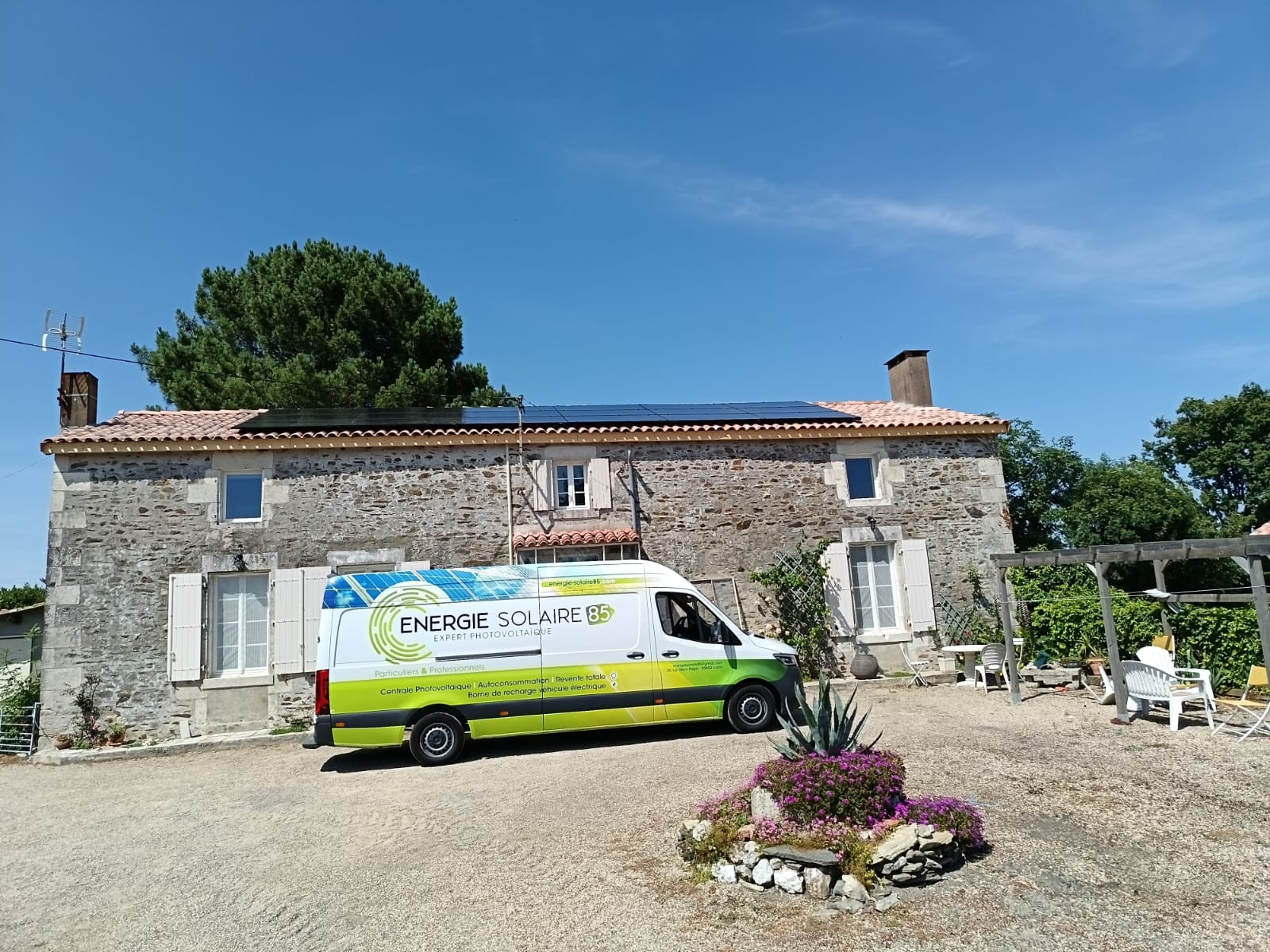 Logo ENERGIE SOLAIRE 85 - Installateur RGE panneaux solaires LUCON