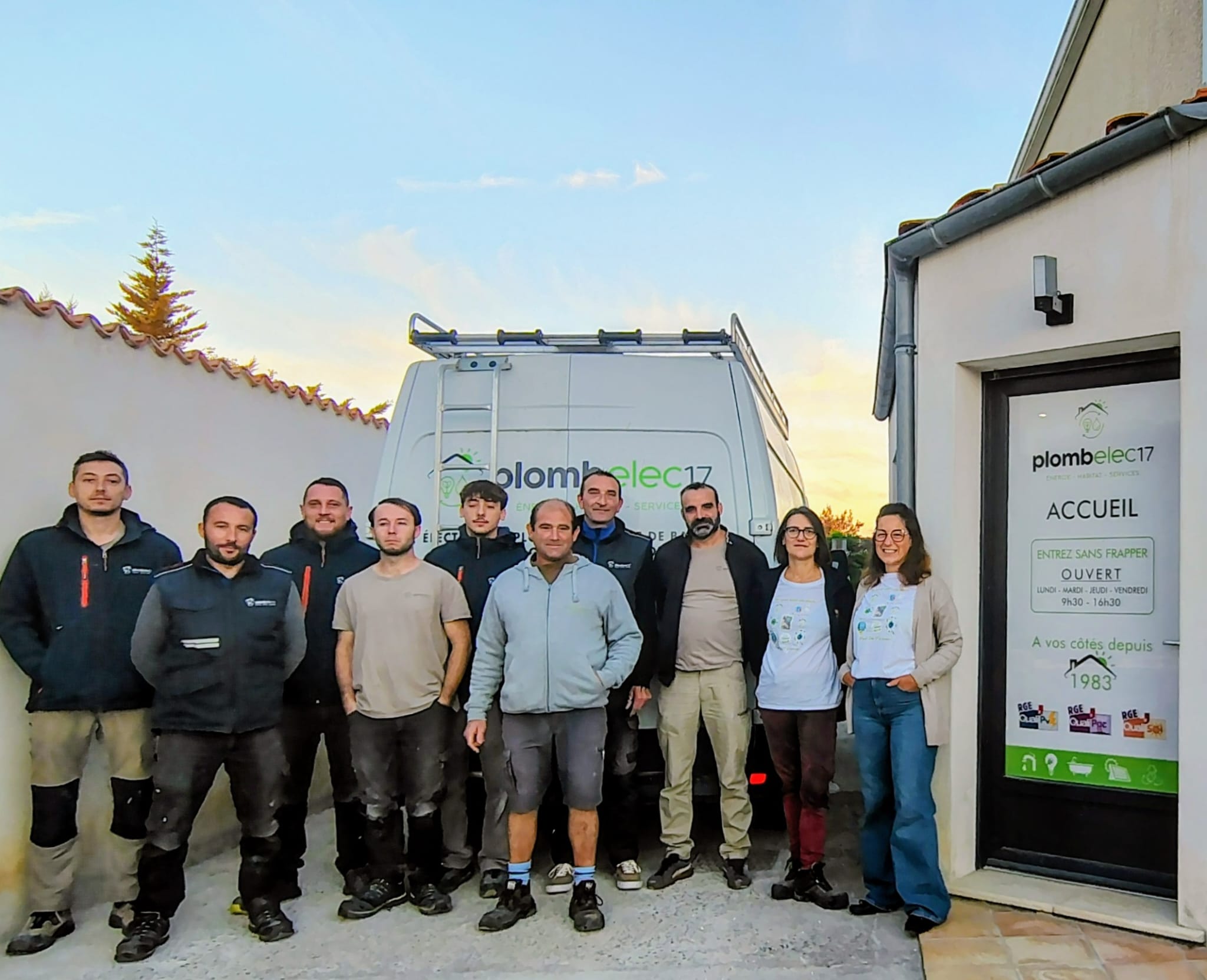 Logo PLOMBELEC17 - Installateur RGE panneaux solaires LA BREE LES BAINS