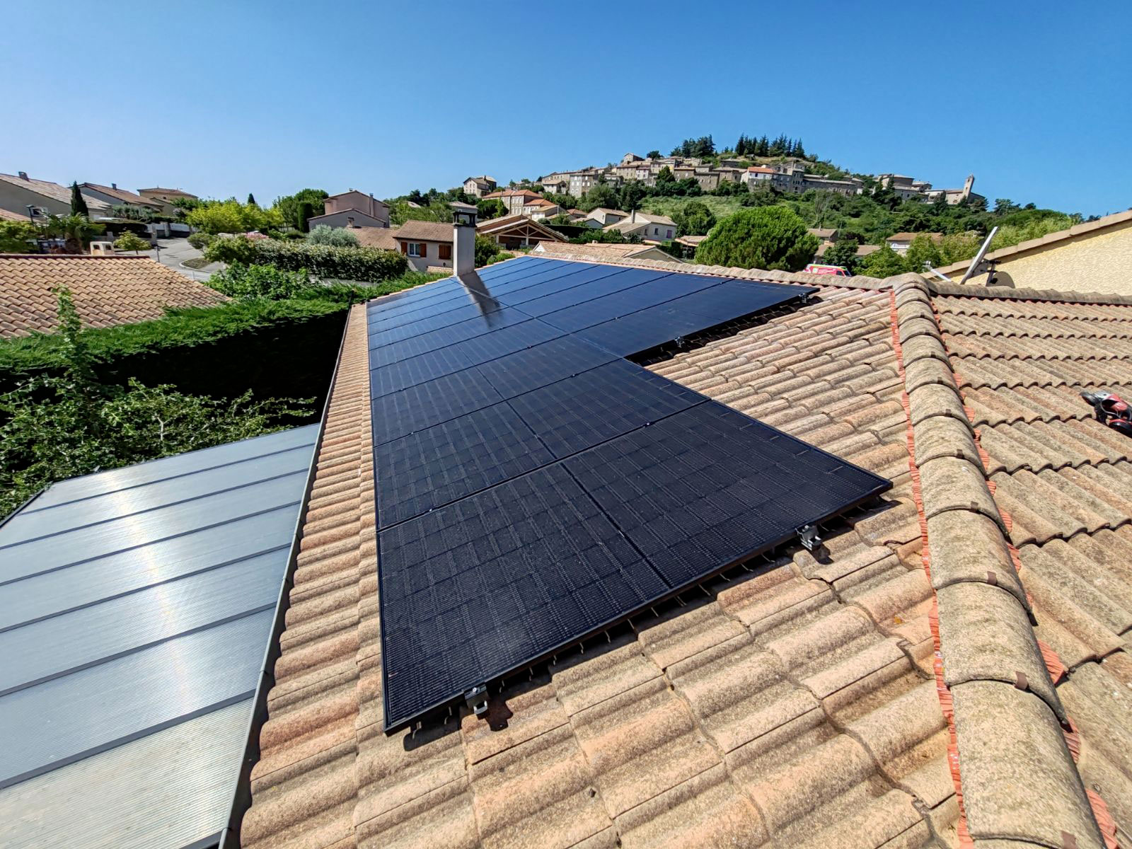 Logo MON INSTALLATEUR SOLAIRE - Installateur RGE panneaux solaires ROMANS SUR ISERE