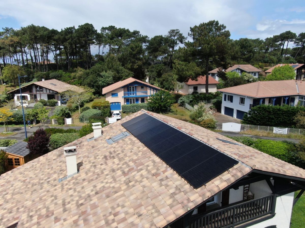 Logo ISO-SOLAIRE - Installateur RGE panneaux solaires NANTES