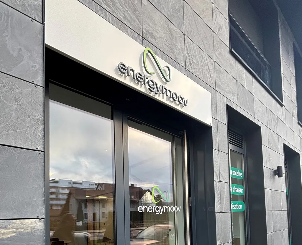 Logo ENERGYMOOV TAVIX FRANCE SAS - Installateur RGE panneaux solaires SAINT GENIS POUILLY